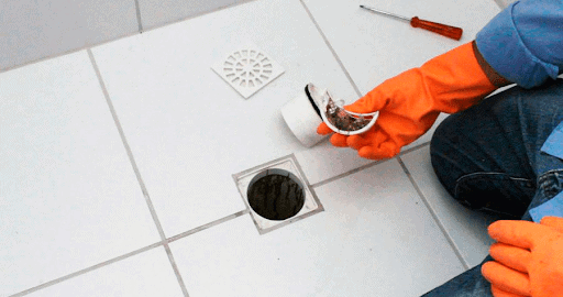 Banheiro com cheiro de esgoto o que fazer