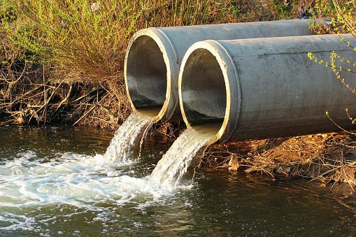 Confira a importância de desincrustação em tubulações industriais