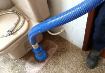 Desentupidora no Sacomã Desentupidora Sacomã, realizando serviço de desentupimento no Sacomã, na residência do cliente da Zona Sul de São Paulo.